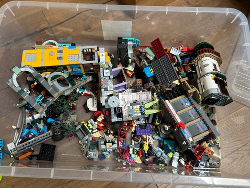 Huge lego hidden - , side